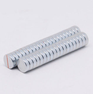Özelleştirilmiş Silindir Neodimyum Mıknatıslar N35-N52 Süper Güçlü Nadir Toprak Mıknatısı